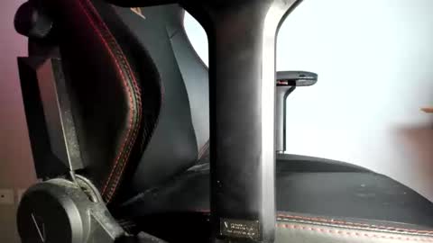 dad_bod_guy online show from December 2024 05:20:01 AM