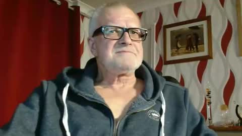 Brian ... online show from November 2025 08:58:02 PM