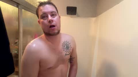 Snapshot of daddycam33 chatting on April 2026 10:51:01 PM DaddyCam33 online show from April 2026 10:51:01 PM