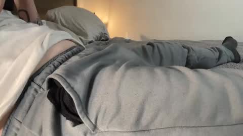 Snapshot of daddycock211987 chatting on February 2025 01:34:01 AM DaddyCock211987 online show from February 2025 01:34:01 AM