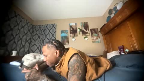 Snapshot of daddyjanimal chatting on April 2026 12:46:01 AM sexy tatted king bbc online show from April 2026 12:46:01 AM