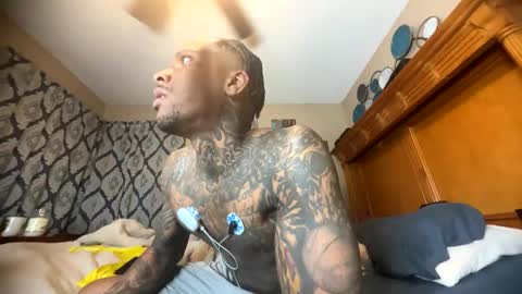 Snapshot of daddyjanimal chatting on April 2026 05:16:01 AM sexy tatted king bbc online show from April 2026 05:16:01 AM