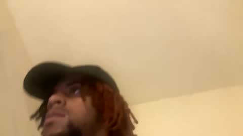 Snapshot of daddylongyk chatting on February 2026 04:42:02 AM daddylongyk online show from February 2026 04:42:02 AM