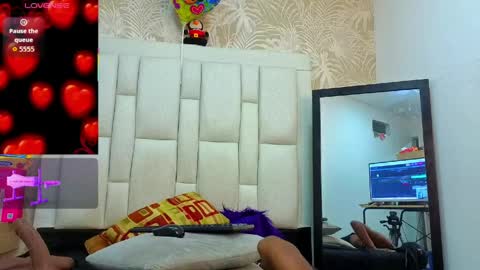 Snapshot of daffnelewis chatting on April 2026 11:15:01 AM daffnelewis online show from April 2026 11:15:01 AM