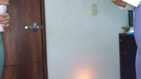 Snapshot of dafna_and_kris chatting on April 2026 11:53:02 PM dafna and kris online show from April 2026 11:53:02 PM