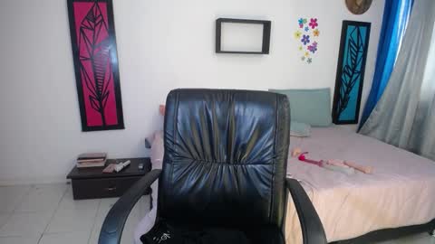 Snapshot of dahiana_sterling chatting on February 2025 06:48:02 PM Dahiana online show from February 2025 06:48:02 PM