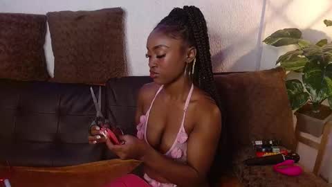 DAHYAN online show from December 2025 03:08:01 PM