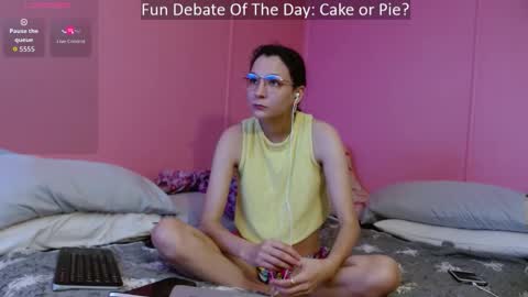 Snapshot of dainty_heart chatting on May 2026 04:41:02 AM online show from May 2026 04:41:02 AM