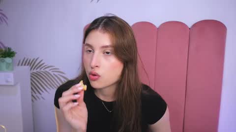 Lauren            online show from February 2025 12:09:02 PM