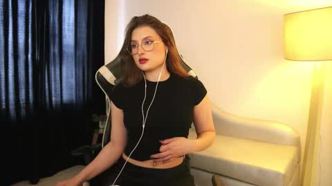 Lauren            online show from November 2025 02:43:02 PM