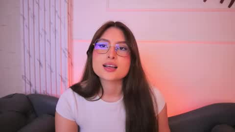 Lauren            online show from December 2025 03:57:01 AM