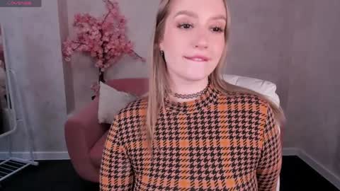 Viickie online show from March 2026 09:37:02 AM