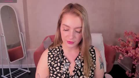 Viickie online show from March 2026 01:16:02 AM