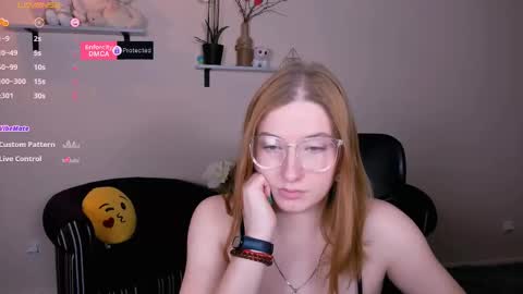 Snapshot of daisy_candy chatting on February 2025 08:37:01 PM Little Di online show from February 2025 08:37:01 PM