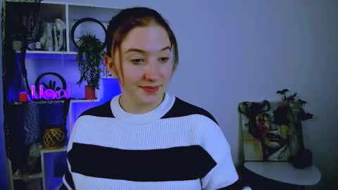 Little Di online show from October 2025 02:23:02 AM