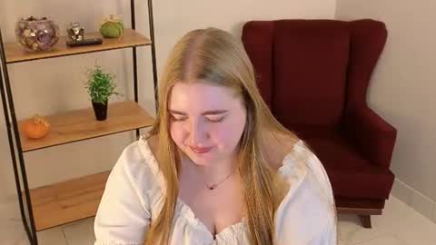 Snapshot of daisy_connor chatting on August 2026 10:06:02 AM Mia online show from August 2026 10:06:02 AM