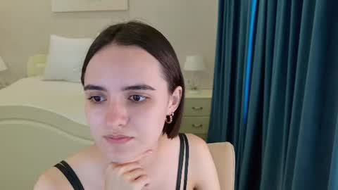 Snapshot of daisy_heart chatting on July 2026 04:17:02 AM Daisy online show from July 2026 04:17:02 AM