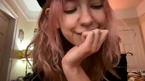 DaisyB3 online show from February 2025 09:18:02 PM