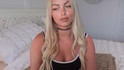 Snapshot of daisydreams_cumtrue chatting on June 2026 09:45:01 AM Daisy Dreams online show from June 2026 09:45:01 AM
