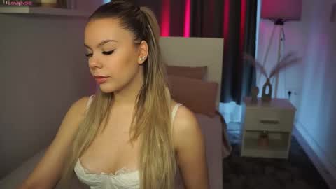 Snapshot of daisyeverly chatting on February 2026 10:47:01 AM Daisy online show from February 2026 10:47:01 AM