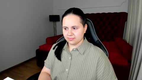 Snapshot of daisyharts chatting on June 2026 05:14:02 PM DaisyHarts online show from June 2026 05:14:02 PM