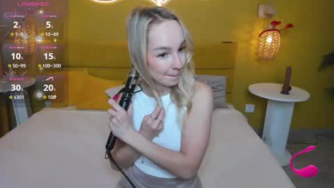 Snapshot of daisymellifluous chatting on February 2026 01:28:02 AM daisymellifluous online show from February 2026 01:28:02 AM