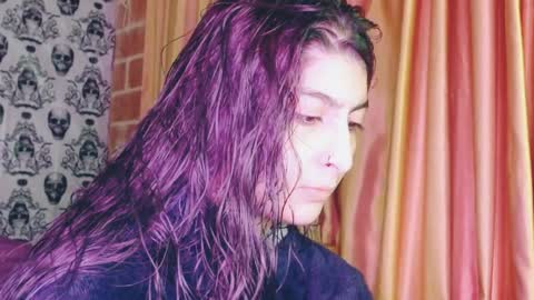 Snapshot of dak_7 chatting on February 2025 06:04:01 AM    --  -- help me reach 100 hands up  online show from February 2025 06:04:01 AM