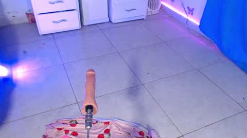 Snapshot of dakkotta_curvy chatting on June 2026 05:42:02 AM VALENTINA online show from June 2026 05:42:02 AM