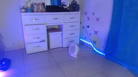 Snapshot of dakkotta_curvy chatting on June 2026 08:06:01 AM VALENTINA online show from June 2026 08:06:01 AM