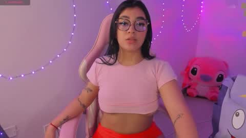 Snapshot of dakoota_luv chatting on November 2025 04:23:02 AM dakoota_luv online show from November 2025 04:23:02 AM