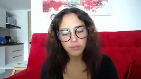 IG  dakotasofiaa online show from November 2025 05:15:02 PM