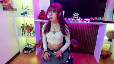 dakota_addams online show from March 2026 07:17:01 PM