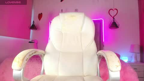 Snapshot of dakota_ds chatting on March 2025 10:42:01 PM dakota_ds online show from March 2025 10:42:01 PM