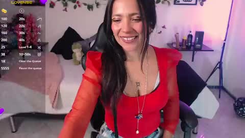 Snapshot of dakota_ro chatting on June 2026 09:30:02 PM Caroliina online show from June 2026 09:30:02 PM