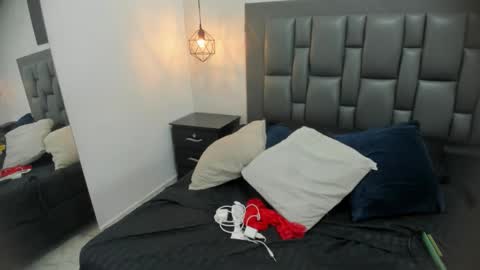 Dakota  online show from November 2025 12:15:01 PM