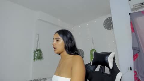 dakota_x18 online show from November 2025 08:20:02 PM