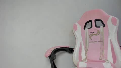 dakota_x18 online show from February 2026 10:26:01 PM