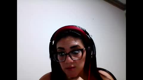 Dakottamonroe online show from May 2026 01:33:01 AM