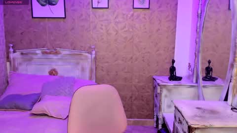 dali_collin online show from April 2026 02:00:02 PM