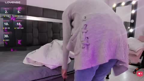 Snapshot of dalia_lux_ chatting on October 2025 01:52:01 PM dalia_lux_ online show from October 2025 01:52:01 PM