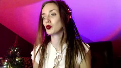 Dalia  online show from December 2024 01:32:02 PM