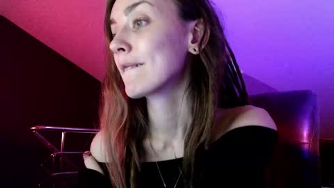 Dalia  online show from January 2025 01:21:02 PM