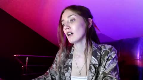 Dalia  online show from January 2025 01:56:02 PM