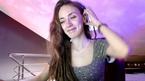 Dalia  online show from February 2025 10:31:02 AM