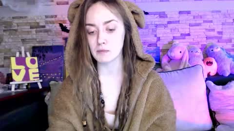 Dalia  online show from November 2025 09:22:01 AM