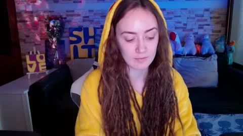 Dalia  online show from November 2025 09:42:02 AM