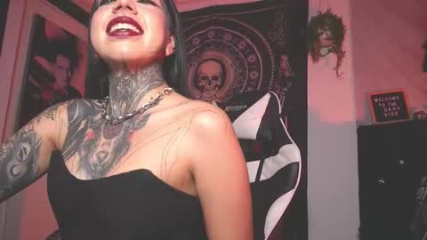 dalia_vorhees online show from December 2025 01:02:01 AM