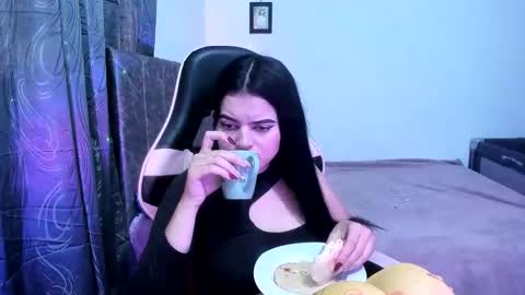 Dalia April online show from March 2026 02:49:02 PM