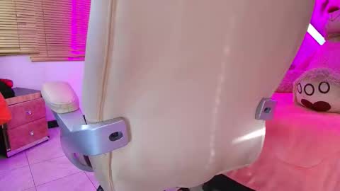 Snapshot of daliia_ chatting on December 2025 12:54:01 PM Daliia online show from December 2025 12:54:01 PM