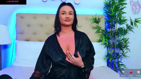 daliyaa_ online show from September 2025 12:18:02 PM